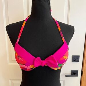 Aerie flirty bright pink Fushia coral floral underwire padded swim top. Size 32B